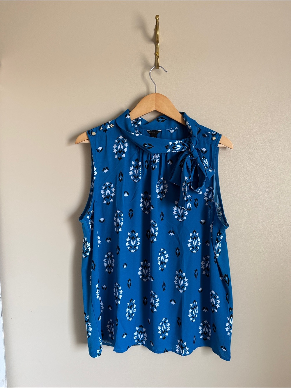 Ann Taylor Teal Blue Floral Tie-Neck Sleeveless Blouse